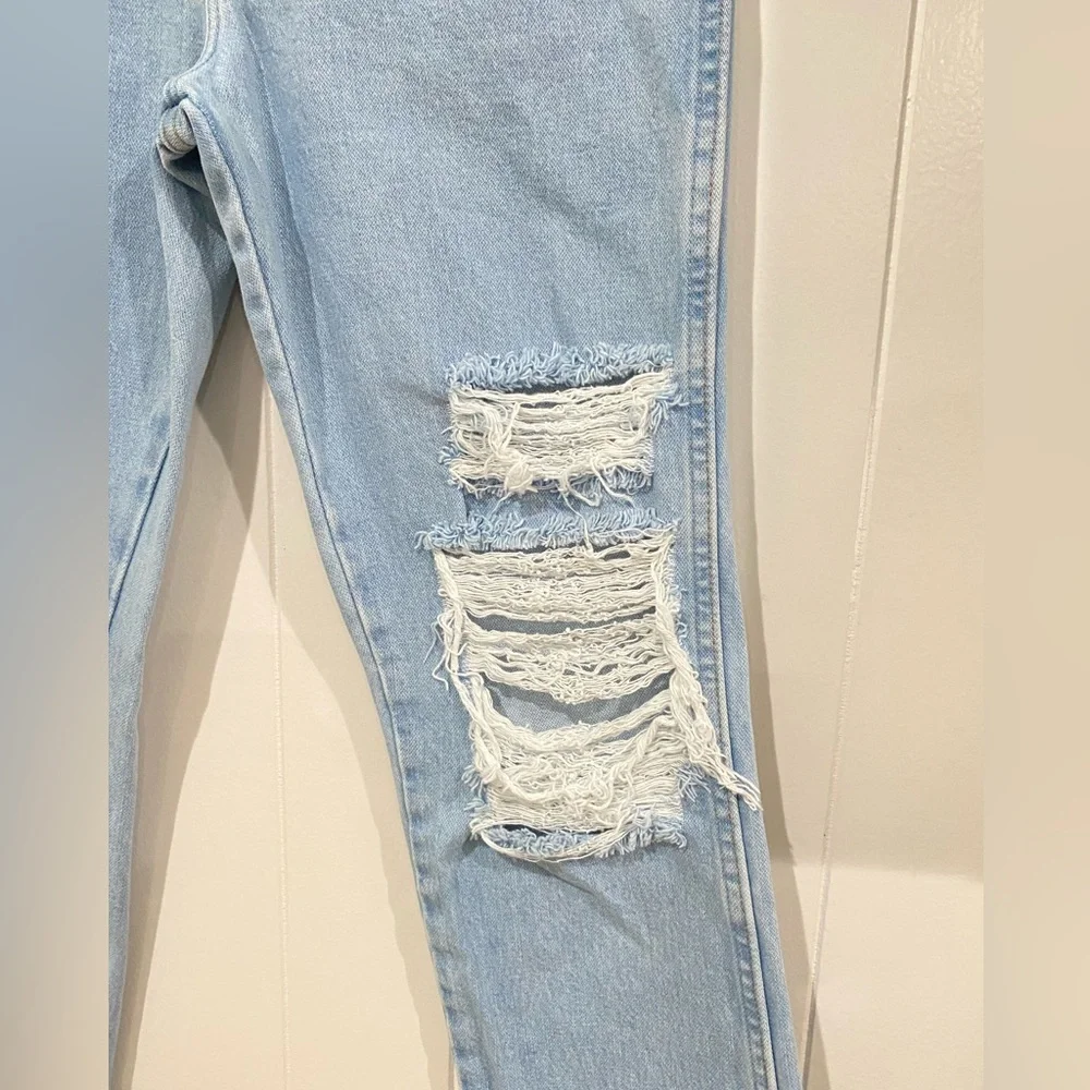 Wrangler Straight Leg High Rise Distressed Jeans - Picture 3 of 10
